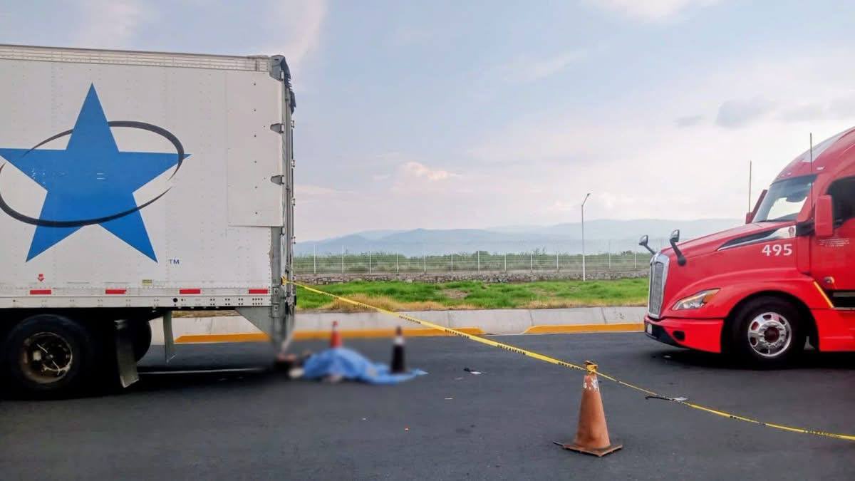 Muere trabajador prensado entre dos tráileres en el Centro Logístico Jalisco, Acatlán de Juárez