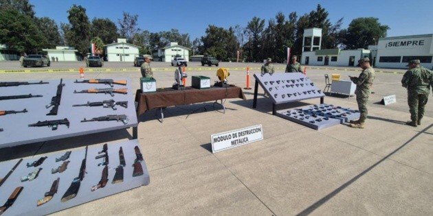 Destruyen armamento decomisado y nombran a comandante de la XV Zona Militar