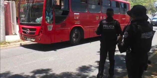 Tras altercado vial, muere usuario del transporte público en Guadalajara