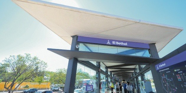 Inauguran dos nuevas estaciones del Peribús