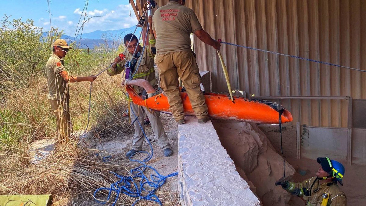 Rescatan a joven de 23 años atrapado en tolva en Sayula, Jalisco: fuerte operativo de emergencia