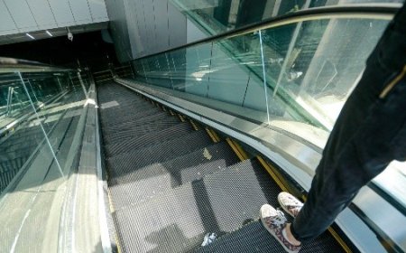 Siteur afirma que el 92% de las escaleras eléctricas del Tren Ligero funcionan