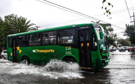 Capacitan a conductores del transporte público para evitar riesgos durante inundaciones